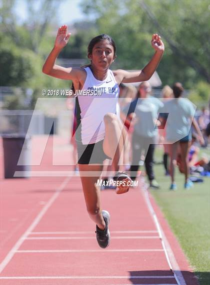 Thumbnail 3 in Sierra Foothill League Tri Meet photogallery.