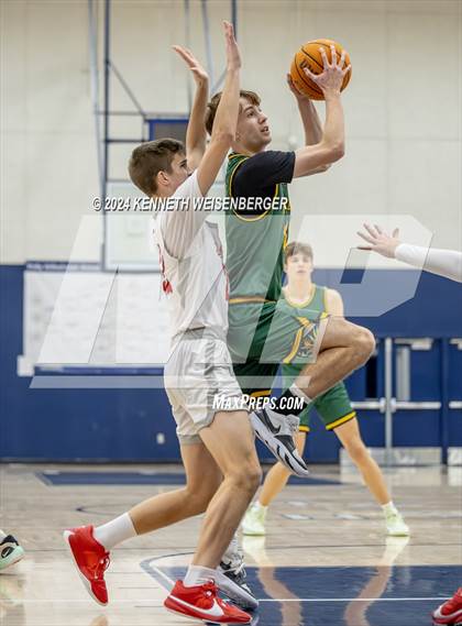 Thumbnail 3 in North vs. Kingsburg photogallery.