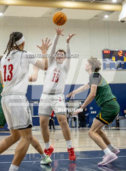 Thumbnail 2 in North vs. Kingsburg photogallery.