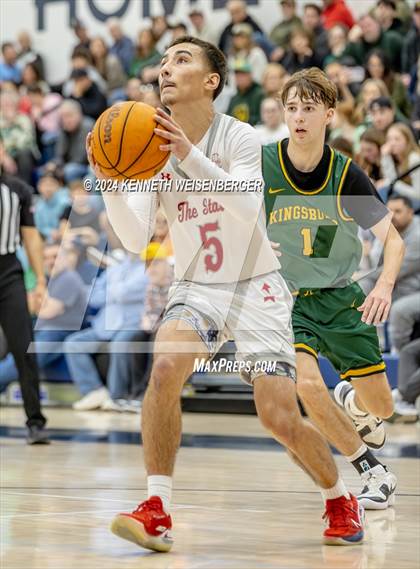 Thumbnail 2 in North vs. Kingsburg photogallery.