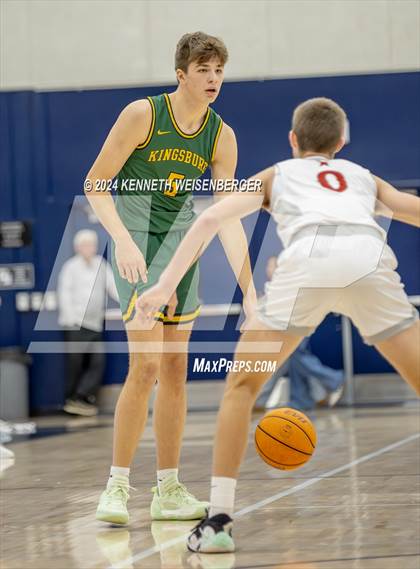 Thumbnail 3 in North vs. Kingsburg photogallery.