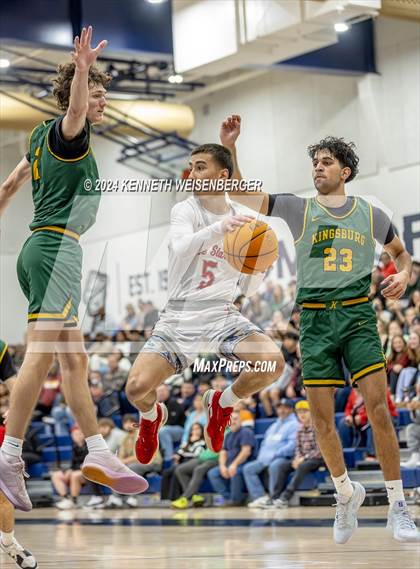 Thumbnail 3 in North vs. Kingsburg photogallery.