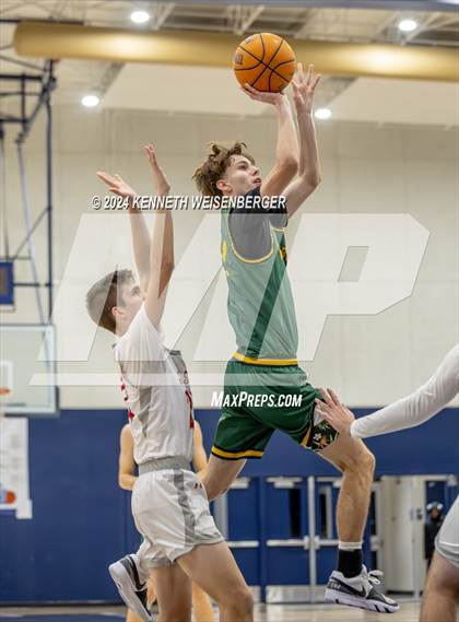 Thumbnail 2 in North vs. Kingsburg photogallery.