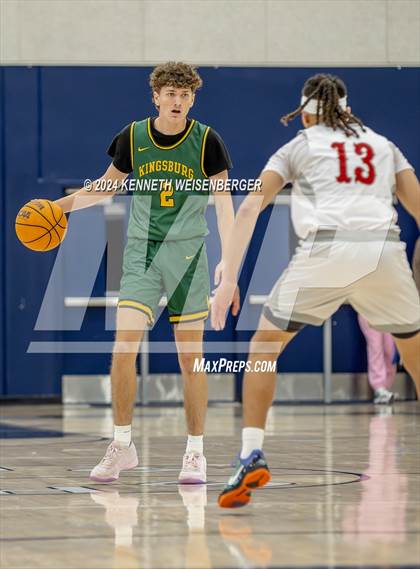 Thumbnail 2 in North vs. Kingsburg photogallery.