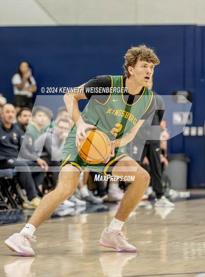 Thumbnail 1 in North vs. Kingsburg photogallery.