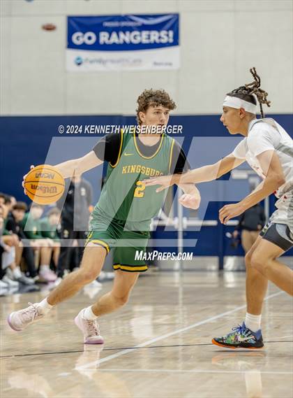 Thumbnail 2 in North vs. Kingsburg photogallery.