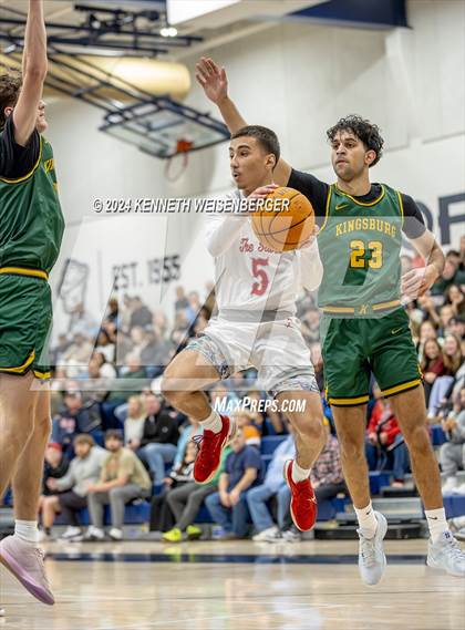 Thumbnail 1 in North vs. Kingsburg photogallery.