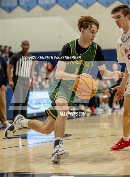 Thumbnail 3 in North vs. Kingsburg photogallery.