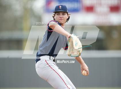 Thumbnail 3 in Central Catholic @ E.D. White photogallery.