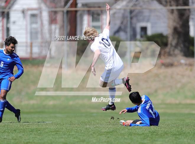 null - Photo 01