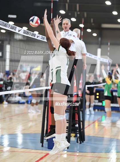 Thumbnail 2 in La Jolla Country Day vs. Rancho (Nike TOC Southwest) photogallery.