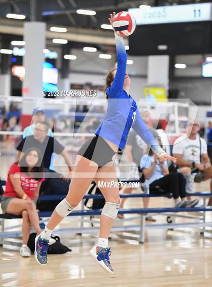 Thumbnail 2 in La Jolla Country Day vs. Rancho (Nike TOC Southwest) photogallery.