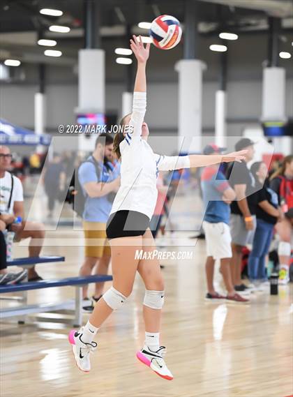 Thumbnail 1 in La Jolla Country Day vs. Rancho (Nike TOC Southwest) photogallery.
