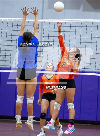 Thumbnail 2 in South View vs Triton (Jack Britt's 19th Annual Volleyball Jamboree)(scrimmage) photogallery.