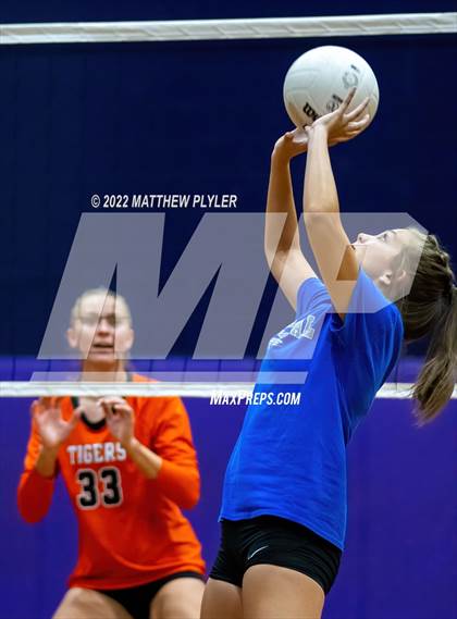 Thumbnail 2 in South View vs Triton (Jack Britt's 19th Annual Volleyball Jamboree)(scrimmage) photogallery.