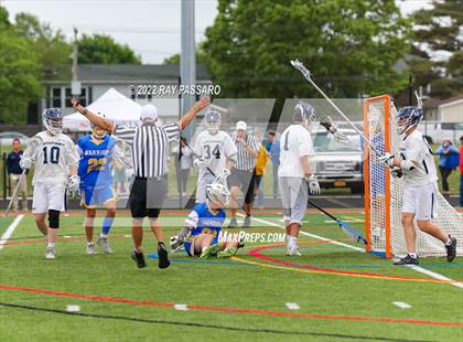 Thumbnail 3 in Comsewogue vs. Smithtown West (Section XI Div II Class B Championship) photogallery.