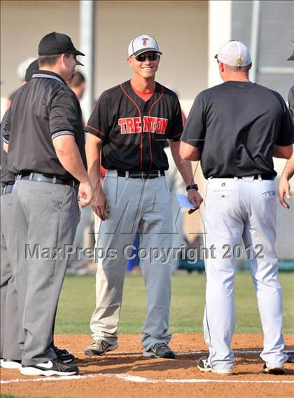 Thumbnail 2 in Archer City vs. Trenton (UIL 1A Region 2 semifinals) photogallery.