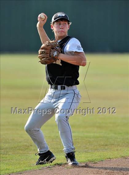 Thumbnail 2 in Archer City vs. Trenton (UIL 1A Region 2 semifinals) photogallery.