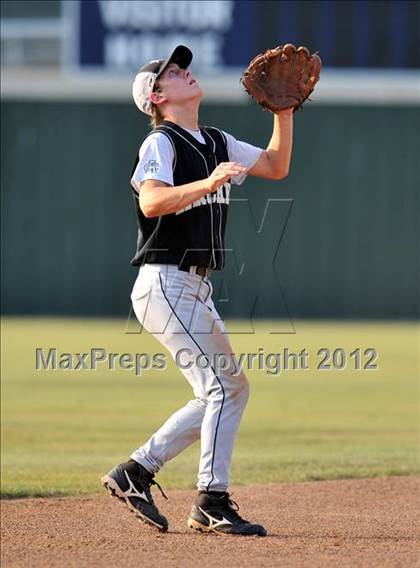 Thumbnail 2 in Archer City vs. Trenton (UIL 1A Region 2 semifinals) photogallery.