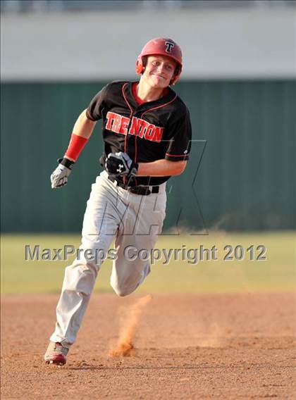Thumbnail 2 in Archer City vs. Trenton (UIL 1A Region 2 semifinals) photogallery.