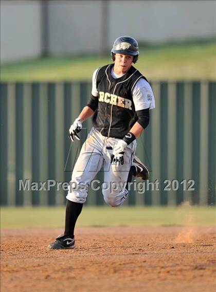 Thumbnail 1 in Archer City vs. Trenton (UIL 1A Region 2 semifinals) photogallery.