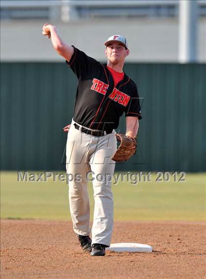 Thumbnail 2 in Archer City vs. Trenton (UIL 1A Region 2 semifinals) photogallery.