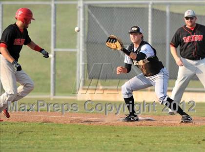 Thumbnail 3 in Archer City vs. Trenton (UIL 1A Region 2 semifinals) photogallery.