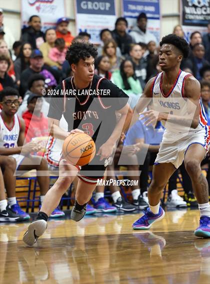 Thumbnail 3 in South Mecklenburg @ North Mecklenburg (NCHSAA 4A Round 2) photogallery.