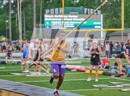 Thumbnail 2 in Cooper Dragon Invitational (Pole Vault) photogallery.