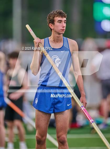 Thumbnail 2 in Cooper Dragon Invitational (Pole Vault) photogallery.