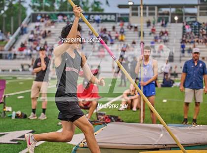 Thumbnail 1 in Cooper Dragon Invitational (Pole Vault) photogallery.