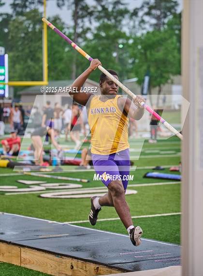 Thumbnail 1 in Cooper Dragon Invitational (Pole Vault) photogallery.