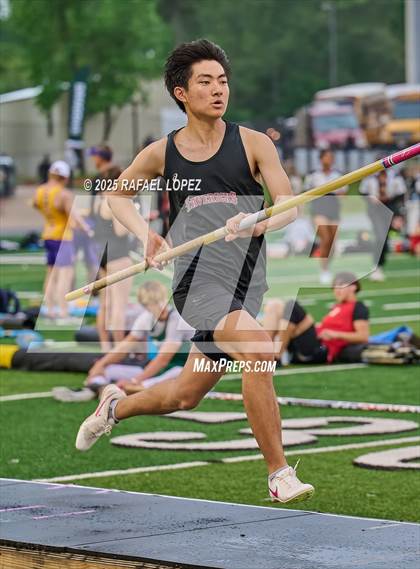 Thumbnail 1 in Cooper Dragon Invitational (Pole Vault) photogallery.