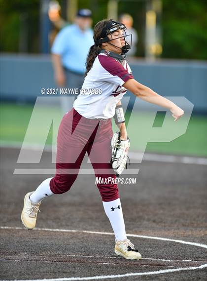 Thumbnail 3 in White Oak vs. Atlanta (UIL 3A Area Playoff) photogallery.