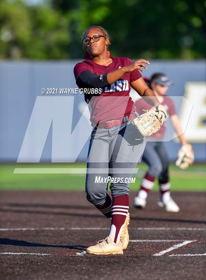 Thumbnail 2 in White Oak vs. Atlanta (UIL 3A Area Playoff) photogallery.