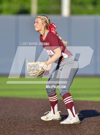 Thumbnail 1 in White Oak vs. Atlanta (UIL 3A Area Playoff) photogallery.