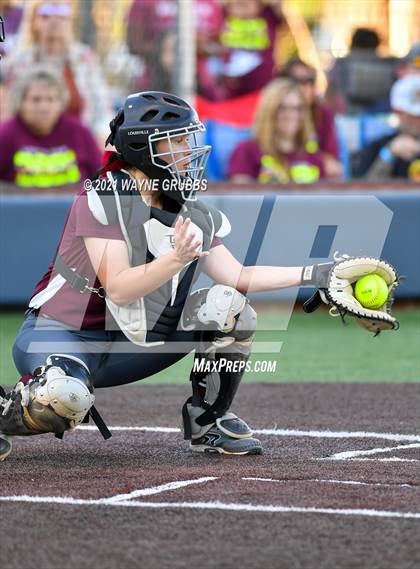 Thumbnail 2 in White Oak vs. Atlanta (UIL 3A Area Playoff) photogallery.
