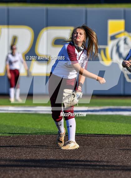 Thumbnail 2 in White Oak vs. Atlanta (UIL 3A Area Playoff) photogallery.
