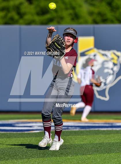 Thumbnail 2 in White Oak vs. Atlanta (UIL 3A Area Playoff) photogallery.