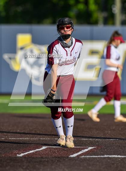 Thumbnail 1 in White Oak vs. Atlanta (UIL 3A Area Playoff) photogallery.