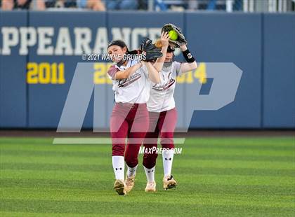 Thumbnail 1 in White Oak vs. Atlanta (UIL 3A Area Playoff) photogallery.