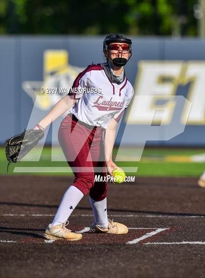 Thumbnail 1 in White Oak vs. Atlanta (UIL 3A Area Playoff) photogallery.