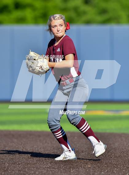Thumbnail 2 in White Oak vs. Atlanta (UIL 3A Area Playoff) photogallery.