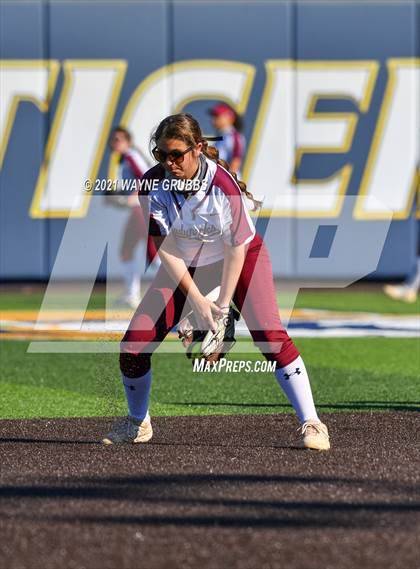 Thumbnail 2 in White Oak vs. Atlanta (UIL 3A Area Playoff) photogallery.