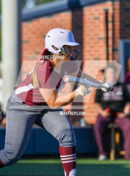 Thumbnail 2 in White Oak vs. Atlanta (UIL 3A Area Playoff) photogallery.
