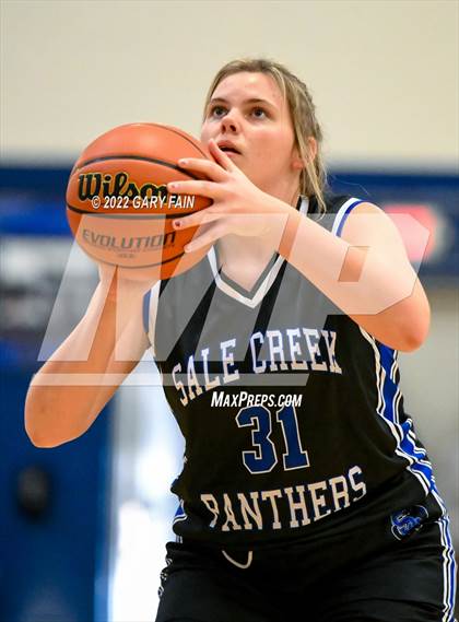Thumbnail 3 in South Pittsburg vs Sale Creek (Battle At The Creek) photogallery.