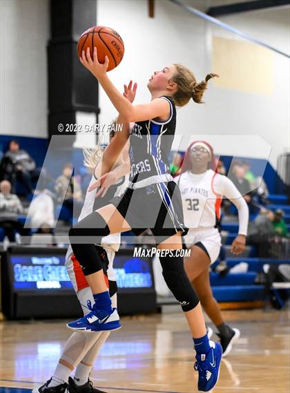 Thumbnail 2 in South Pittsburg vs Sale Creek (Battle At The Creek) photogallery.