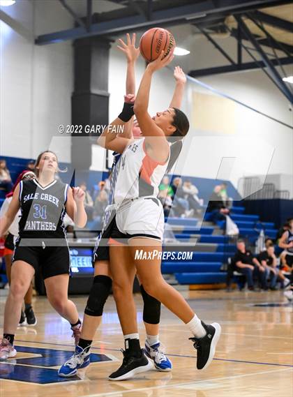 Thumbnail 3 in South Pittsburg vs Sale Creek (Battle At The Creek) photogallery.