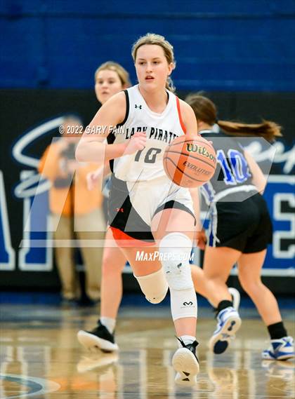 Thumbnail 3 in South Pittsburg vs Sale Creek (Battle At The Creek) photogallery.