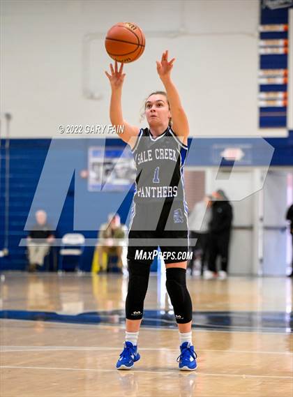 Thumbnail 2 in South Pittsburg vs Sale Creek (Battle At The Creek) photogallery.
